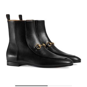 Gucci size 41 1/2. Black flat boots style Jordan.